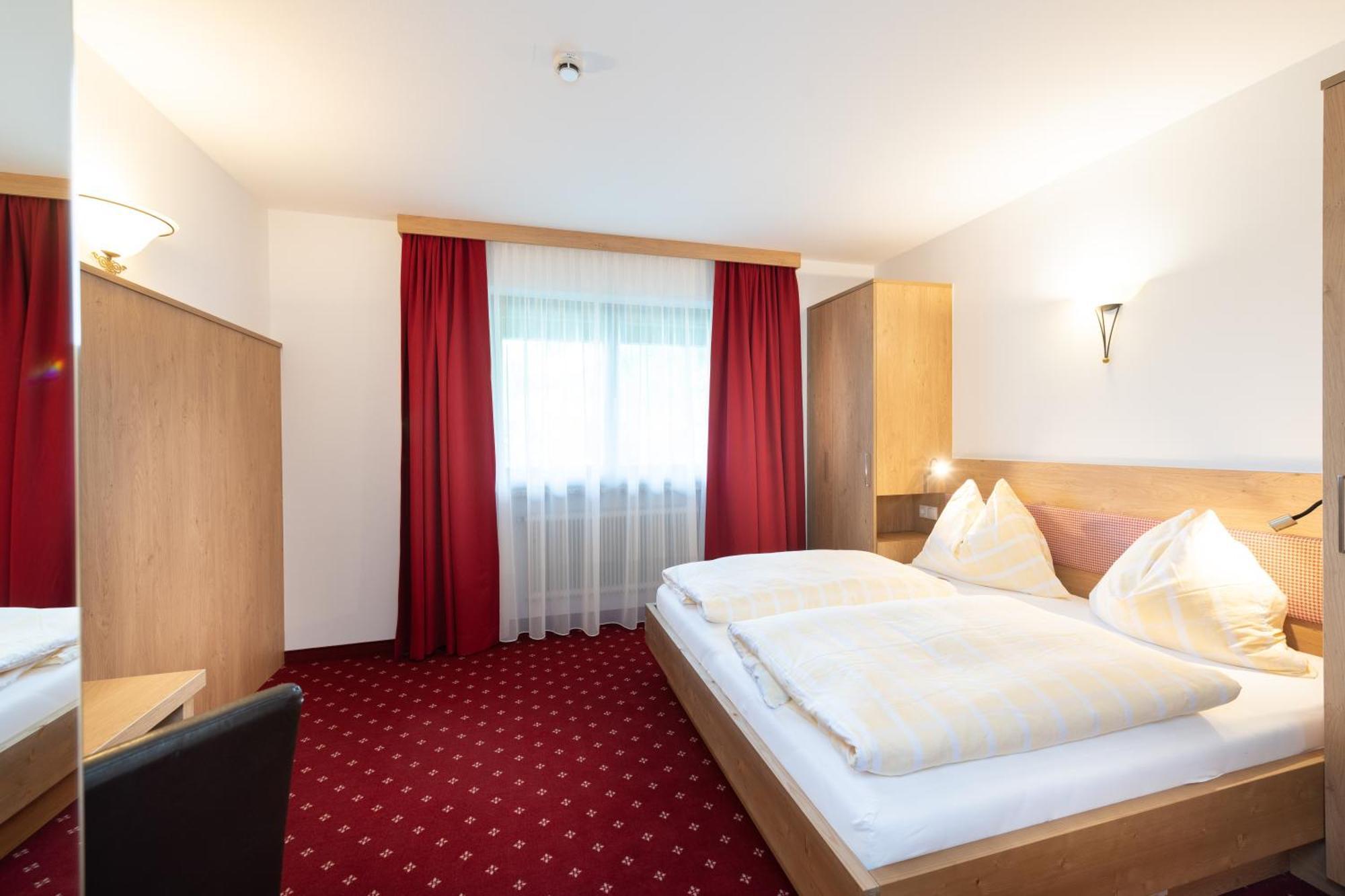 Hotel Gasthof Kroell - Inkl Nationalpark-Karte, 1 X Grossglockner Hochalpenstrasse Kostenlos, Verschiedene Bergbahnen Kostenlos, Badesee Kostenlos, Bus & Zug Kostenlos, Regionale Kueche Niedernsill Eksteriør billede